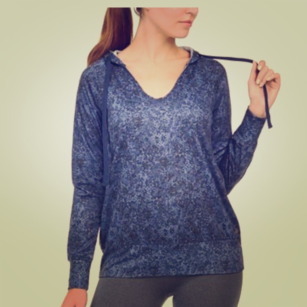 Ideology Phyton printed v-neck hoodie.